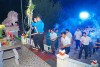 Các đoàn đại biểu dâng hoa và viếng hương