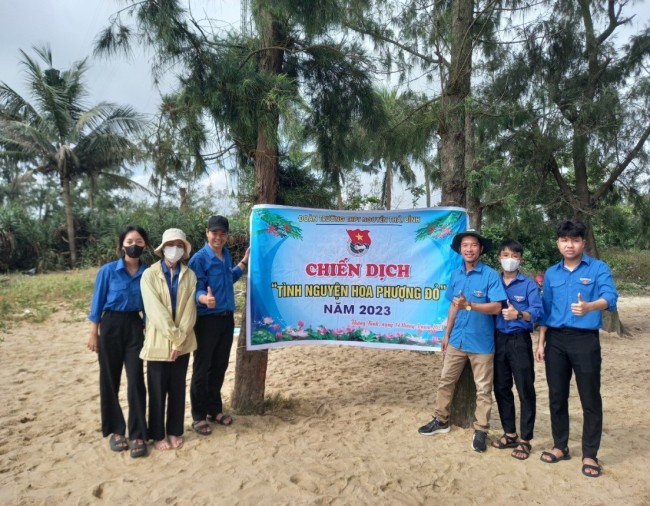 Đoàn trường THPT Nguyễn Thái Bình tổ chức Chiến dịch Hoa phượng đỏ năm 2023