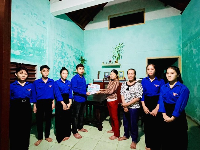 Bình Hải: Chi Đoàn Thanh niên thôn Đồng Trì tổ chức chương trình " Xuân yêu thương - Tết sẻ chia"