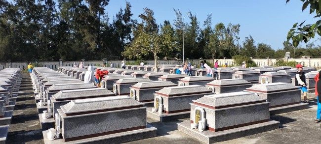 Bình Đào Đoàn xã cùng các Liên đội triển khai dọn vệ sinh nghĩa trang liệt sĩ xã trước tết Nguyên Đán 2024