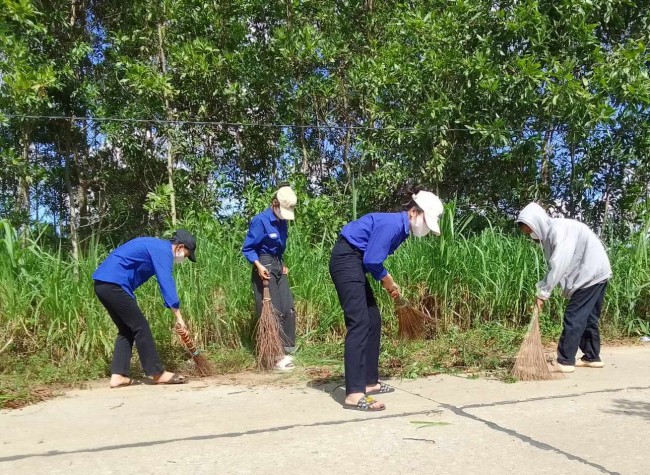 Tuổi trẻ Bình Quế ra quân ngày chủ nhật xanh lần 2 năm 2024