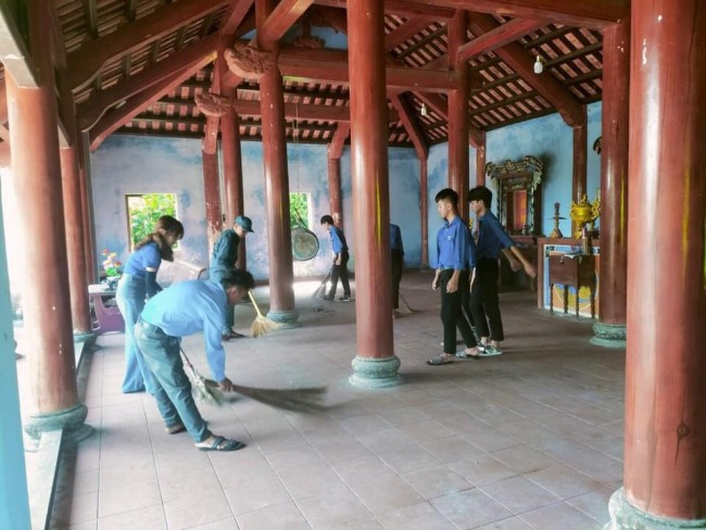 Tuổi trẻ Bình Lãnh ra quân hưởng ứng Ngày chủ nhật xanh toàn quốc lần thứ 2 năm 2024