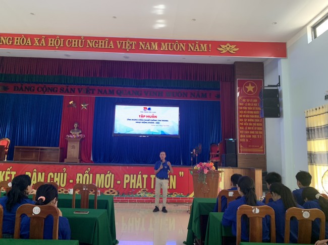 Thị trấn Hà Lam: Tập huấn ứng dụng công nghệ thông tin trong hoạt động Đoàn - Hội