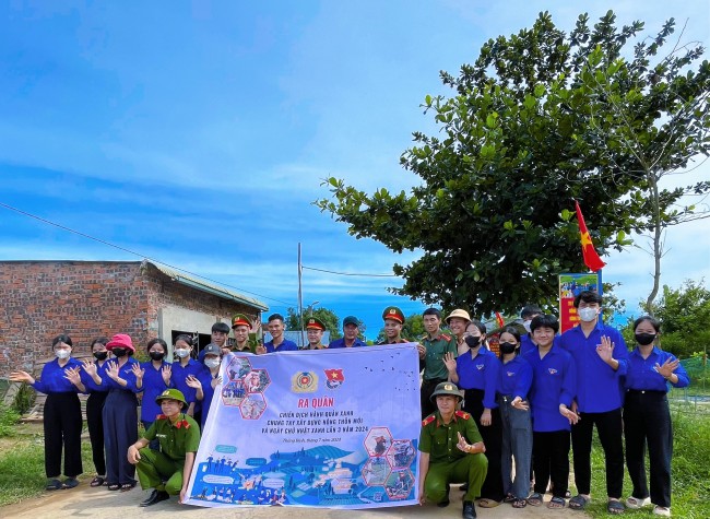ĐVTN tham gia xây dựng khu dân cư kiểu mẫu