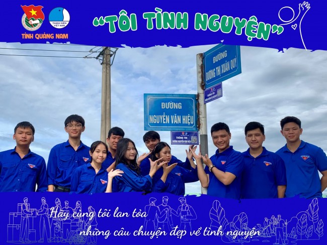 Tuổi trẻ Hà Lam gắn mã QR Code trên biển tên đường của thị trấn