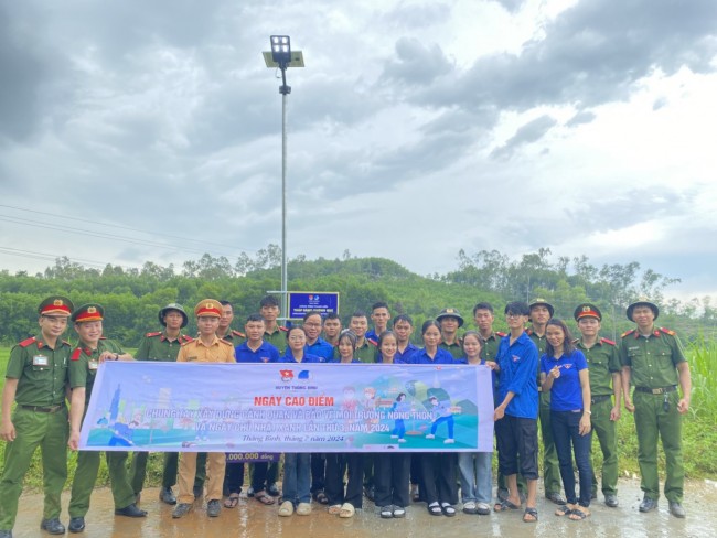 ĐVTN THAM GIA HOẠT ĐỘNG