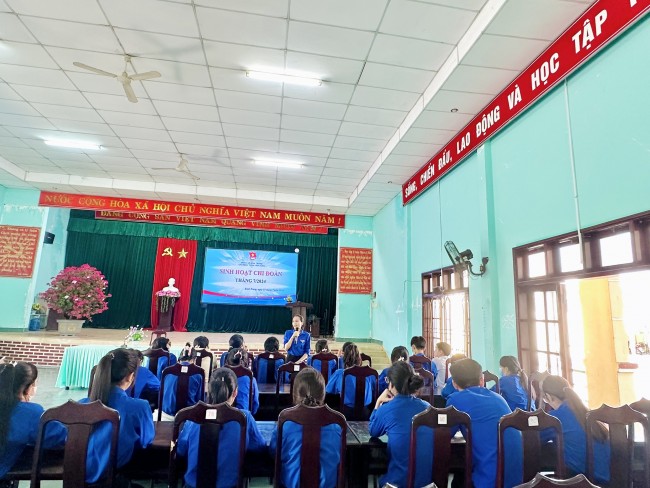 BÌNH TRUNG: CHI ĐOÀN THÔN VĨNH XUÂN TỔ CHỨC SINH HOẠT CHI ĐOÀN THÁNG 7 NĂM 2024