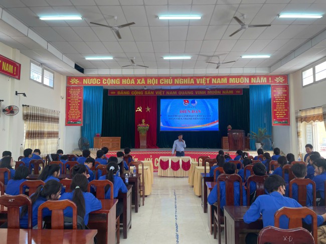 Quang cảnh buổi diễn đàn