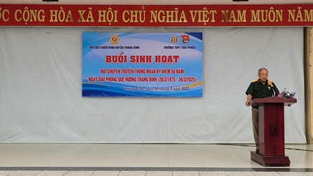 Đoàn trường THPT Thái Phiên phối hợp với Hội Cựu chiến binh huyện Thăng Bình tổ chức buổi nói chuyện truyền thống nhân Kỷ niệm 50 năm ngày Giải phóng Thăng Bình
