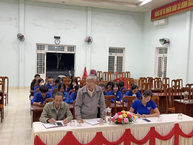 Tuổi trẻ xã Bình Đào tổ chức sinh hoạt chi Đoàn thôn Phước Long.