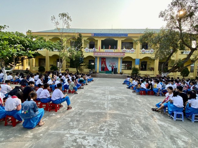 Liên đội Trường Tiểu học Nguyễn Trãi tuyên truyền phòng chống tai nạn đuối nước trong học sinh