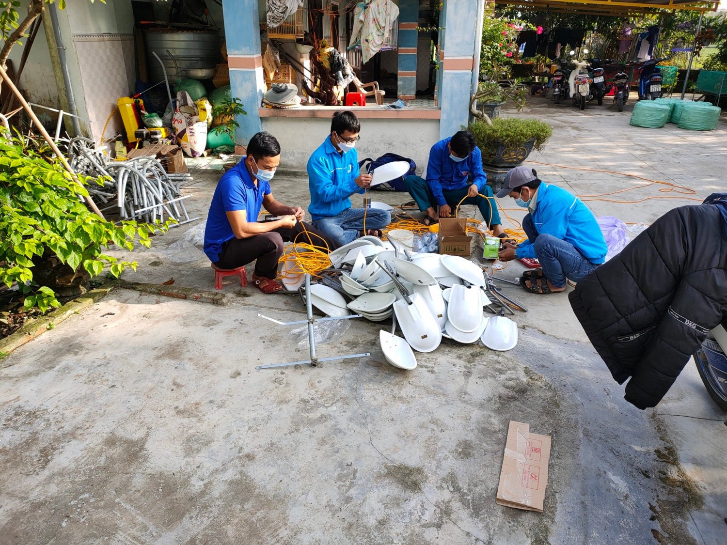 Đoàn xã Bình Quý chung tay xây dựng nông thôn mới