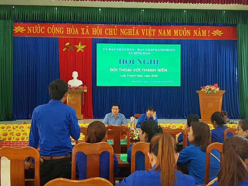 Tuổi trẻ Bình Đào tổ chức thành công hội nghị đối thoại với thanh niên, tại hội nghị có đại biểu lãnh đạo đảng ủy, lãnh đạo UBND xã.