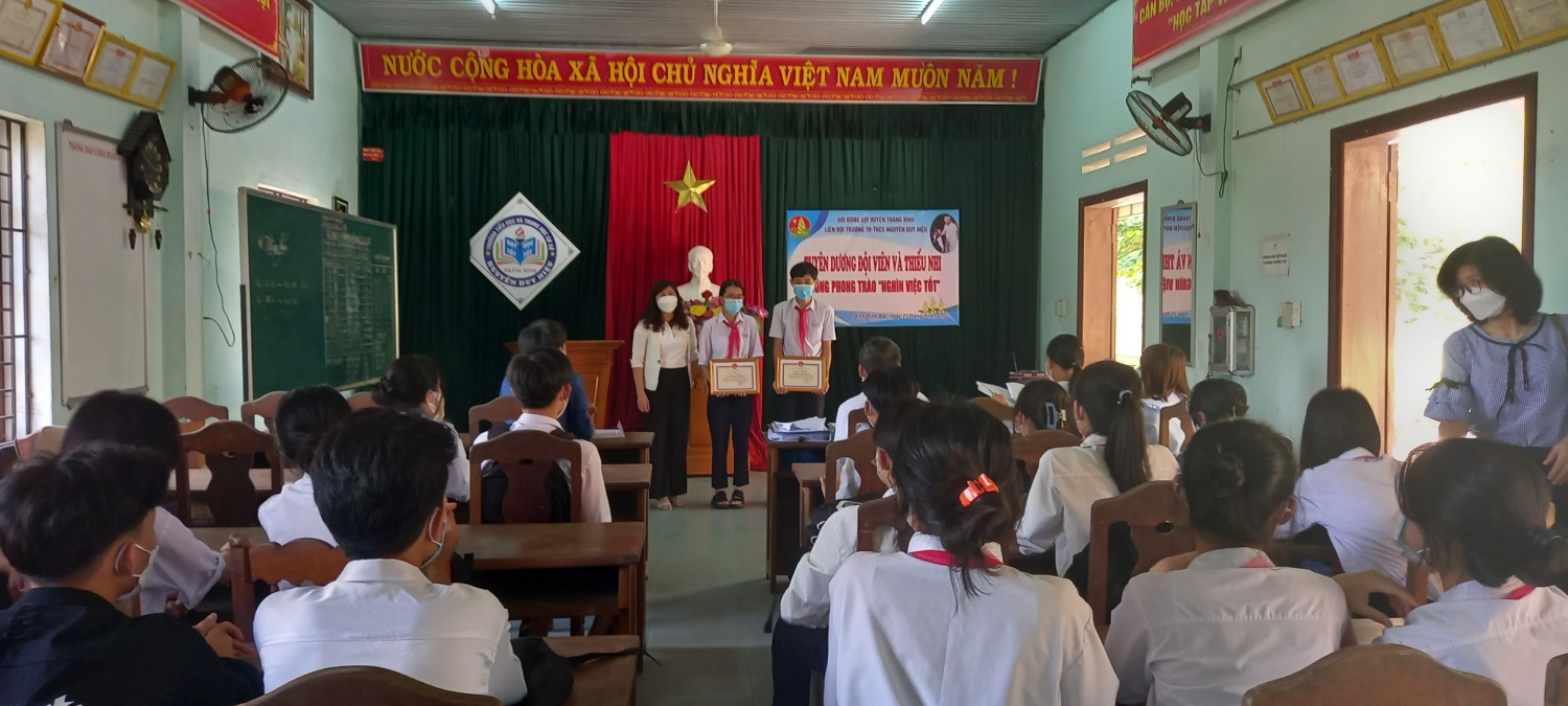 Liên đội Trường TH&THCS Nguyễn Duy Hiệu tổ chức tuyên dương các gương đội viên, thiếu nhi  tiêu biểu trong phong trào " Nghìn việc tốt"