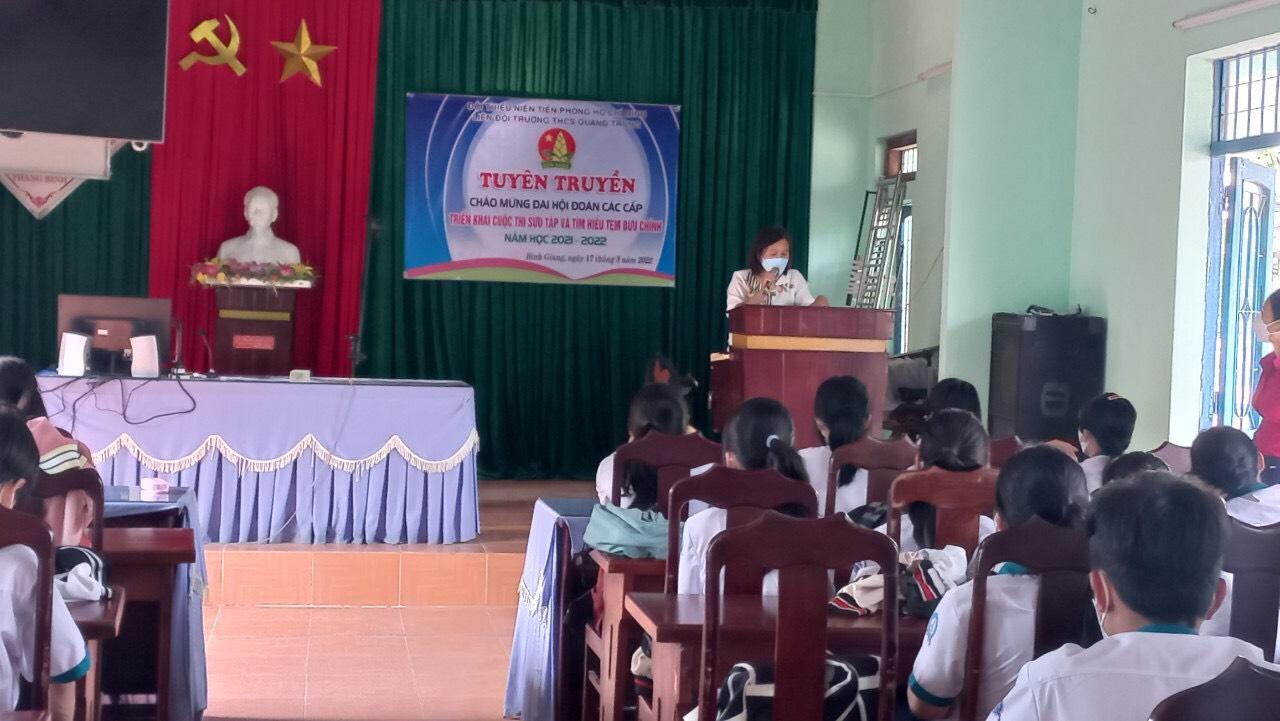 Liên đội Quang Trung tuyên truyền chào mừng đại hội đoàn các cấp