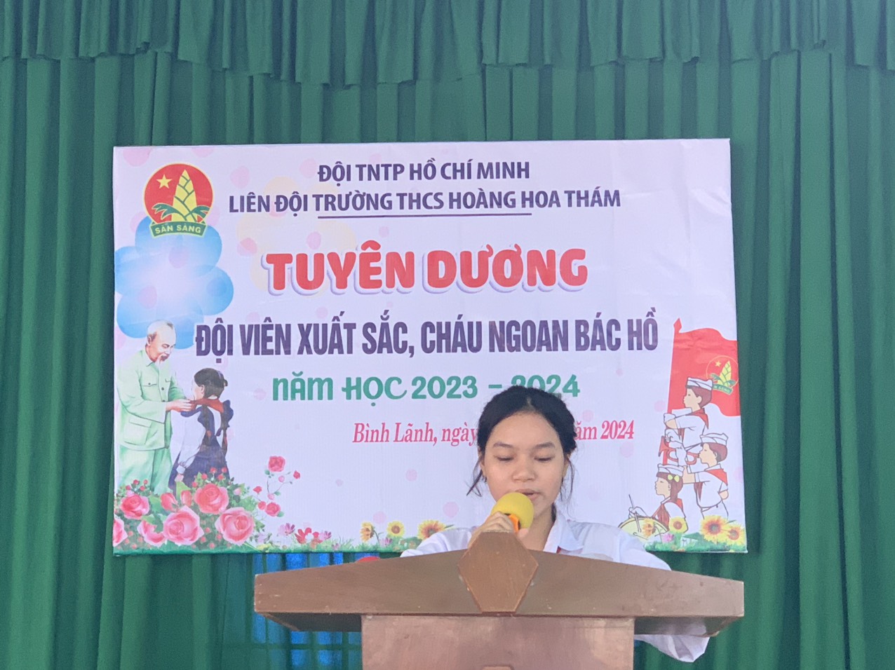 Liên đội THCS Hoàng Hoa Thám tổ chức tuyên dương đội viên xuất sắc, cháu ngoan Bác Hồ năm học 2023-2024.