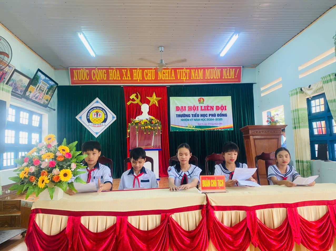 Hình ảnh chụp chương trình đại hội liên đội