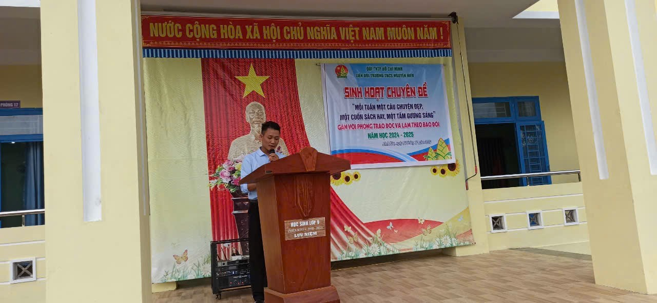 Liên đội trường THCS Nguyễn Hiền tổ chức sinh hoạt chuyên đề "Mỗi tuần một câu chuyện đẹp, một cuốn sách hay, một tấm gương sáng gắn với phong trào đọc và làm theo báo đội" năm học 2024-2025