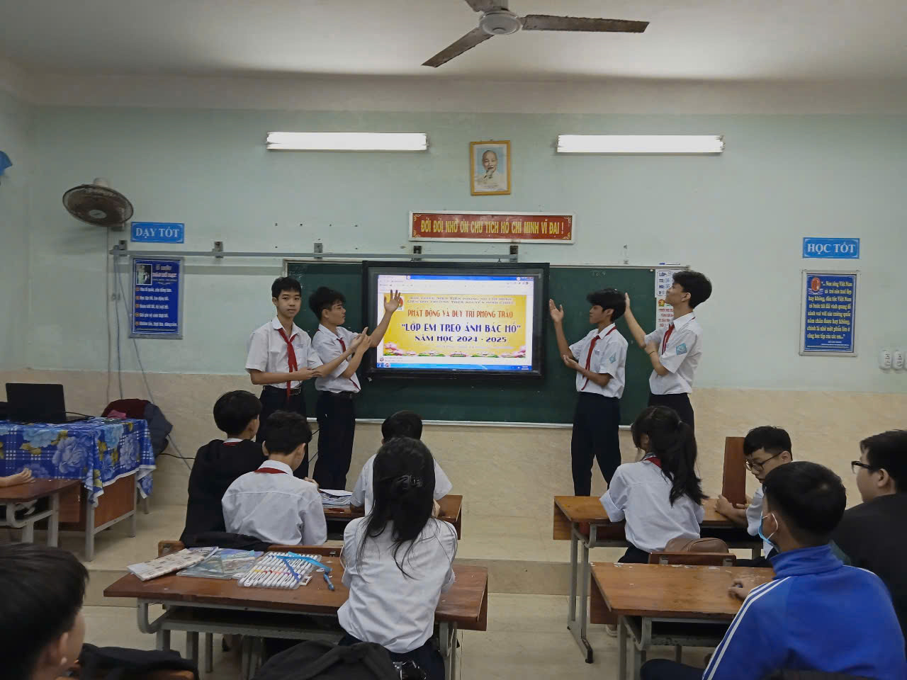 BÁC HỒ 2