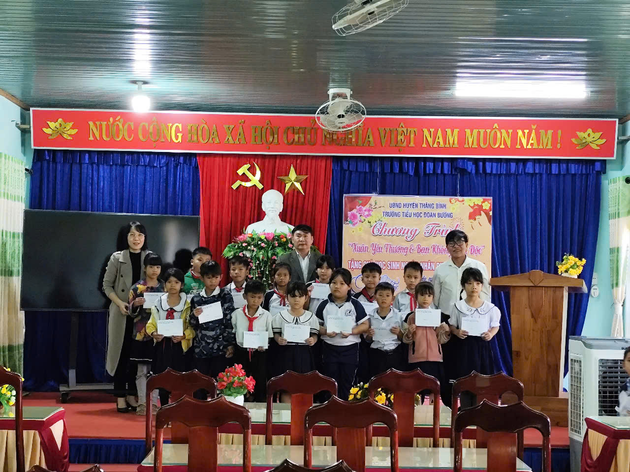 quà tết 2025