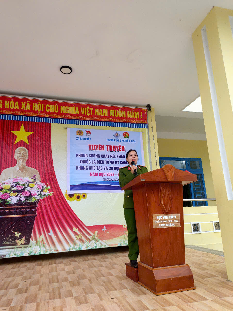 LIÊN ĐỘI TRƯỜNG THCS NGUYỄN HIỀN TỔ CHỨC TUYÊN TRUYỀN PHÒNG CHỐNG PHÁO NỔ VÀ KHÔNG SỬ DỤNG, TÁI CHẾ PHÁO NỔ