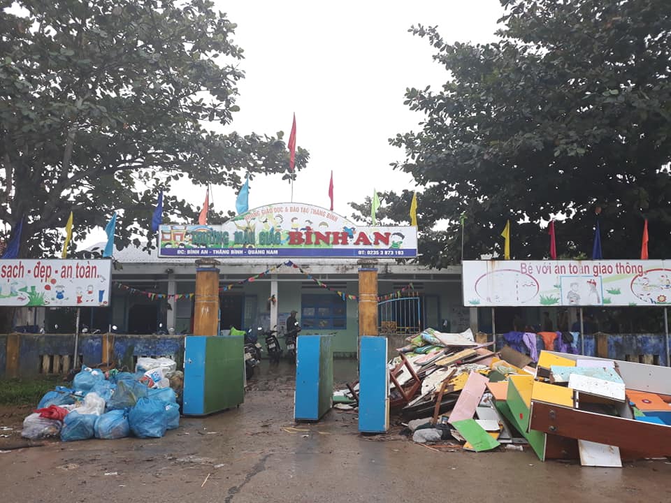 Tham gia khắc phục hậu quả sau mưa lũ