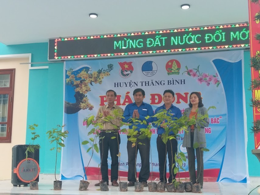 Ra quân hưởng ứng Năm Thanh niên tình nguyện  Và “Xuân tình nguyện” năm 2019 với chủ đề “Tuổi trẻ Thăng Bình nhớ lời di chúc theo chân Bác” Chào mừng kỷ niệm 89 năm ngày thành lập  Đảng Cộng sản Việt Nam