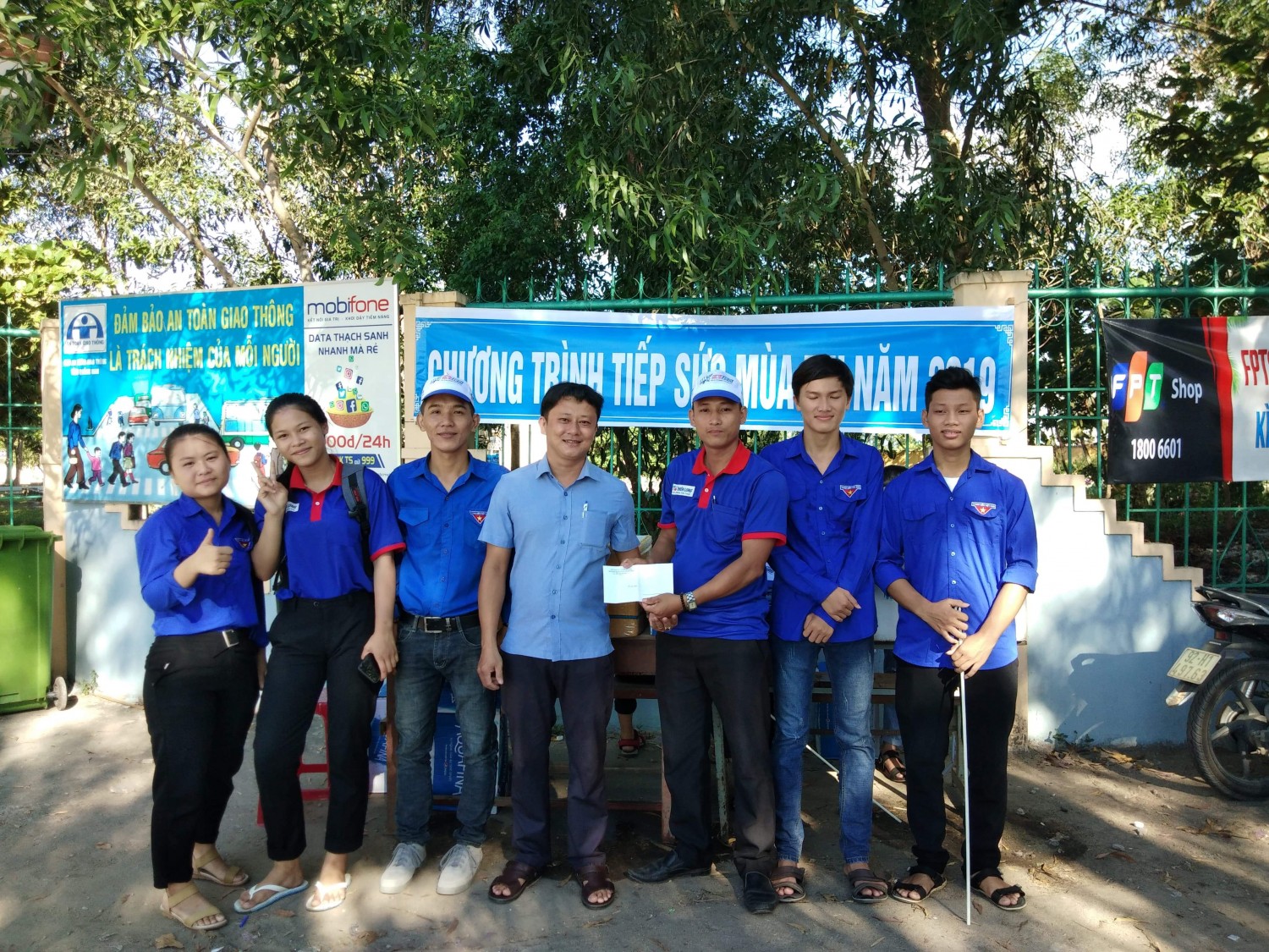 Tuổi trẻ Thăng Bình đồng hành cùng sĩ tử tham dự Kỳ thi tốt nghiệp THPT Quốc gia năm 2019