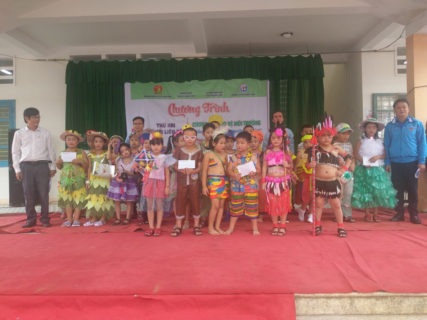 Ngày hội sáng tạo 'Thiếu nhi Thăng Bình nói không với rác thải nhựa" năm 2019