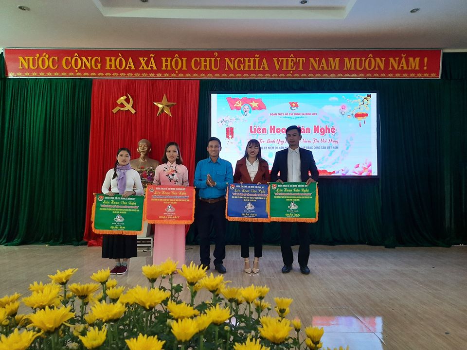 Liên hoan văn nghệ "Tuổi trẻ Bình Quý sắc son niềm tin với Đảng"