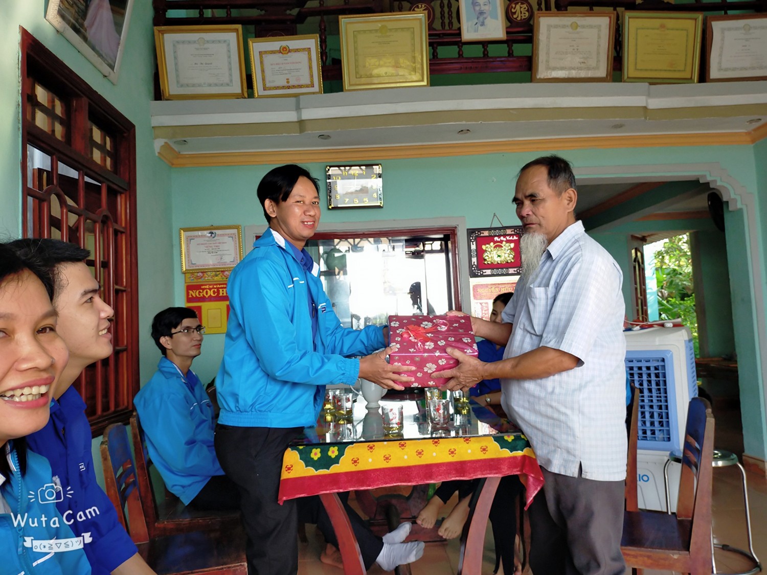 tan 4tang qua 45 nam tuoi dang