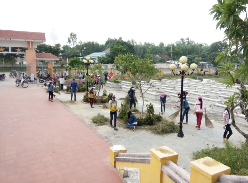 Tuổi trẻ Bình Quý ra quân Ngày chủ nhật xanh 31/5/2020