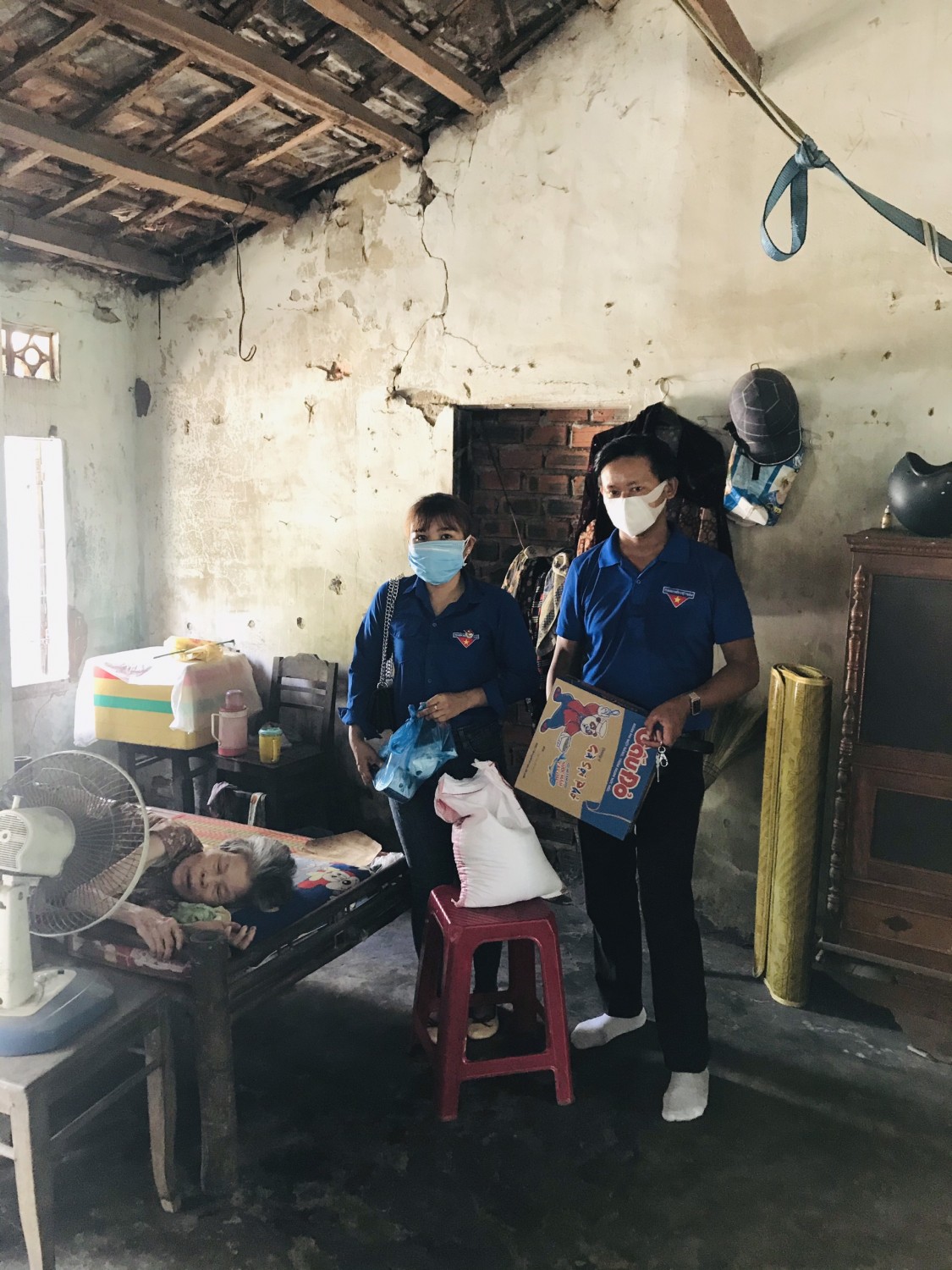 ao xanh hanh dong thang 8 15