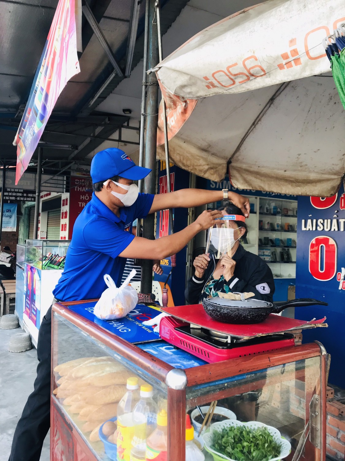 ao xanh hanh dong thang 8 42