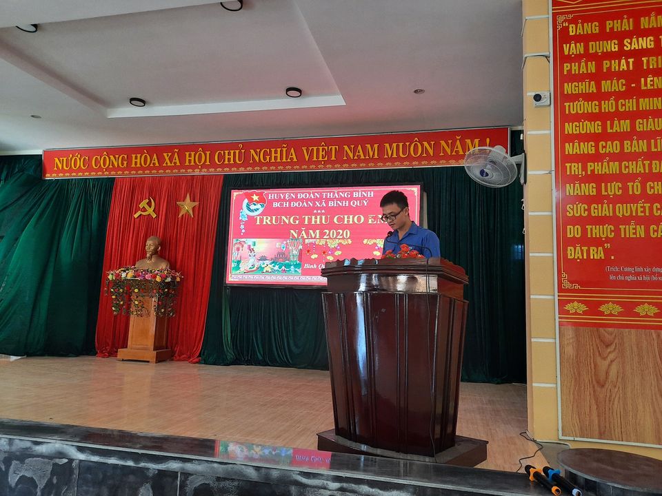 Đoàn xã Bình Quý vui tết trung thu với cùng trẻ em có hoàn cảnh khó khăn và trẻ em khuyết tật