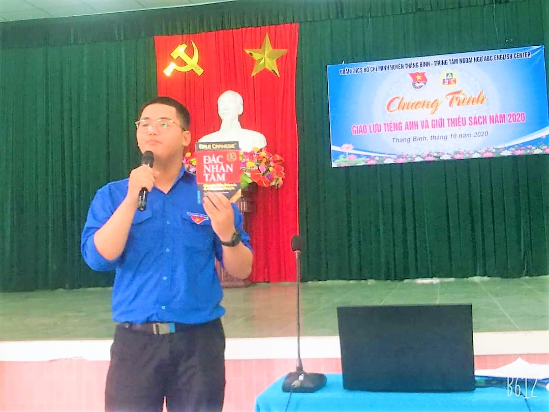 Các em học sinh tự tin giới thiệu các sách hay
