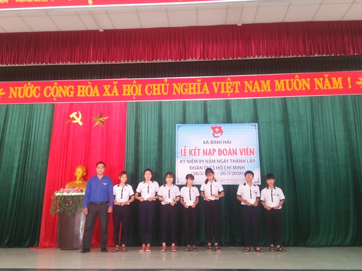 Lễ kết nạp Đoàn viên