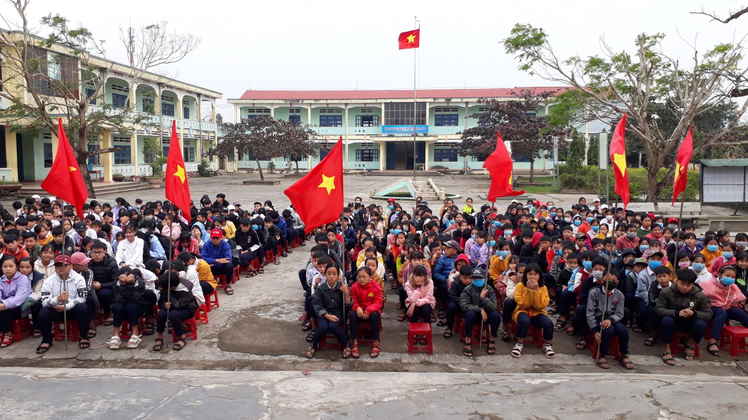 tt atgt bao luc hoc duong 18 1 1