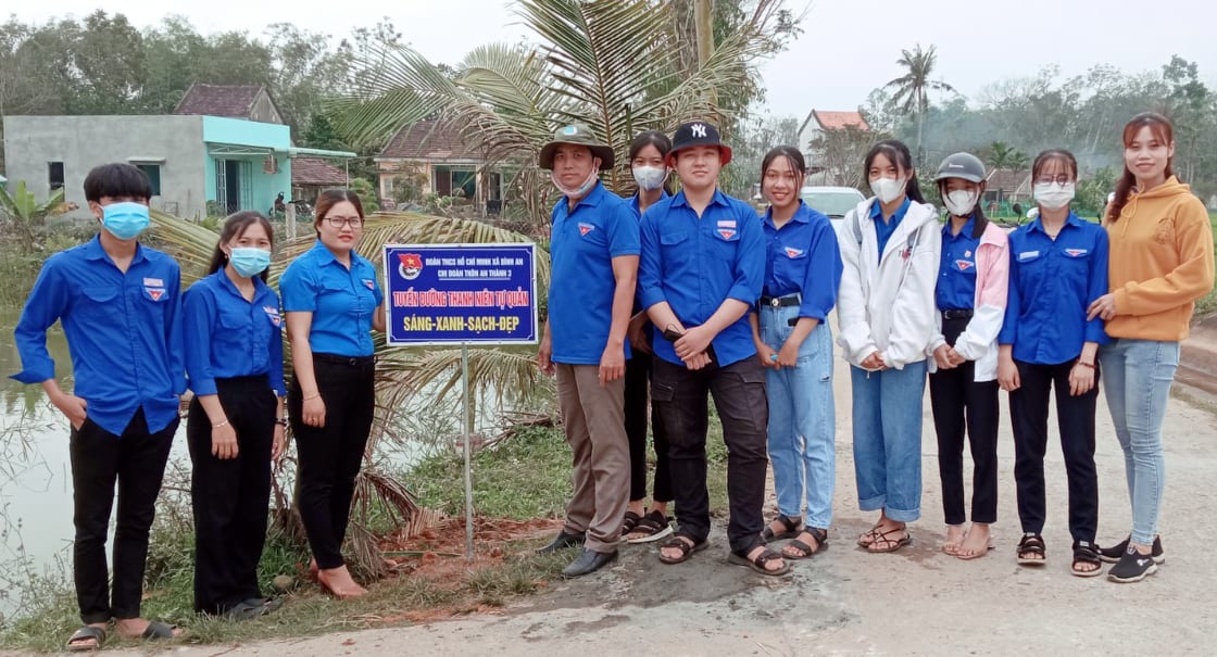 Gắn biển đoạn đường tự quản tại xã Bình An
