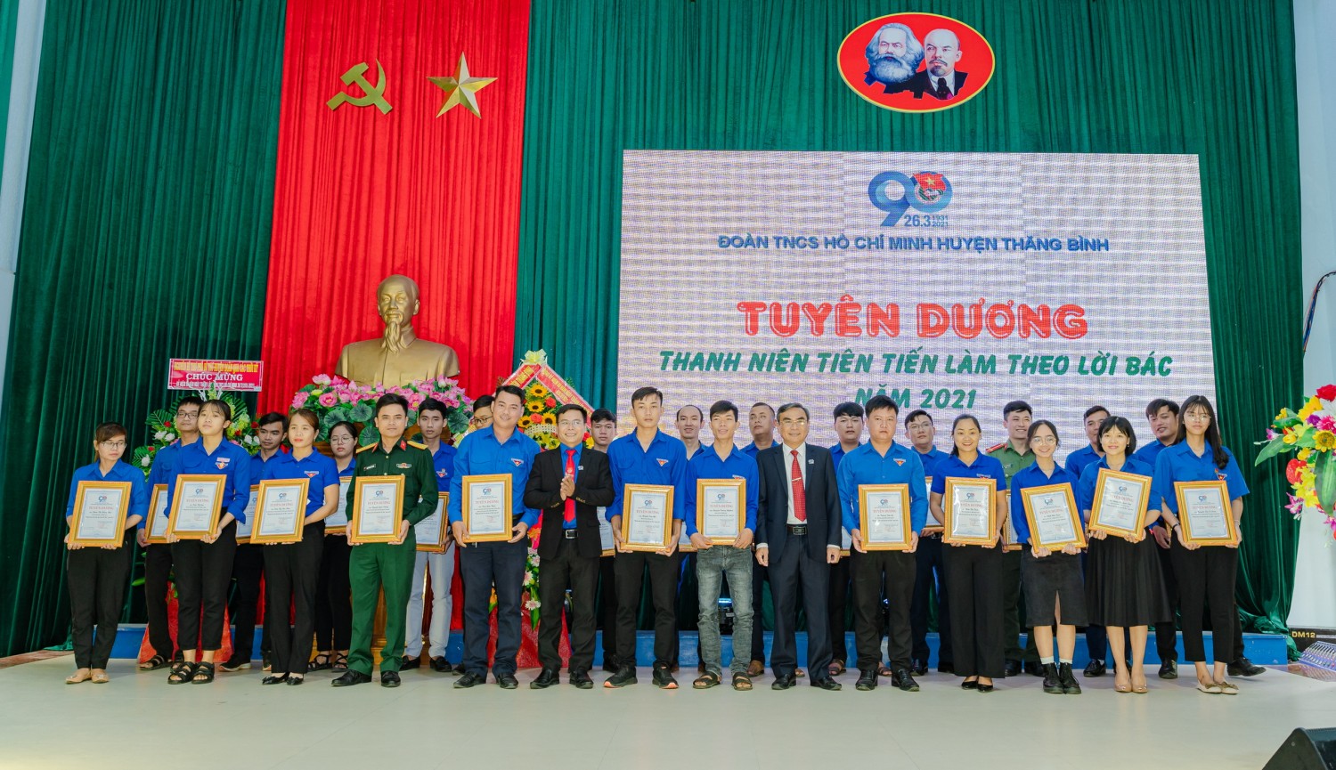 Tuyên dương thanh niên tiên tiến làm theo lời Bác
