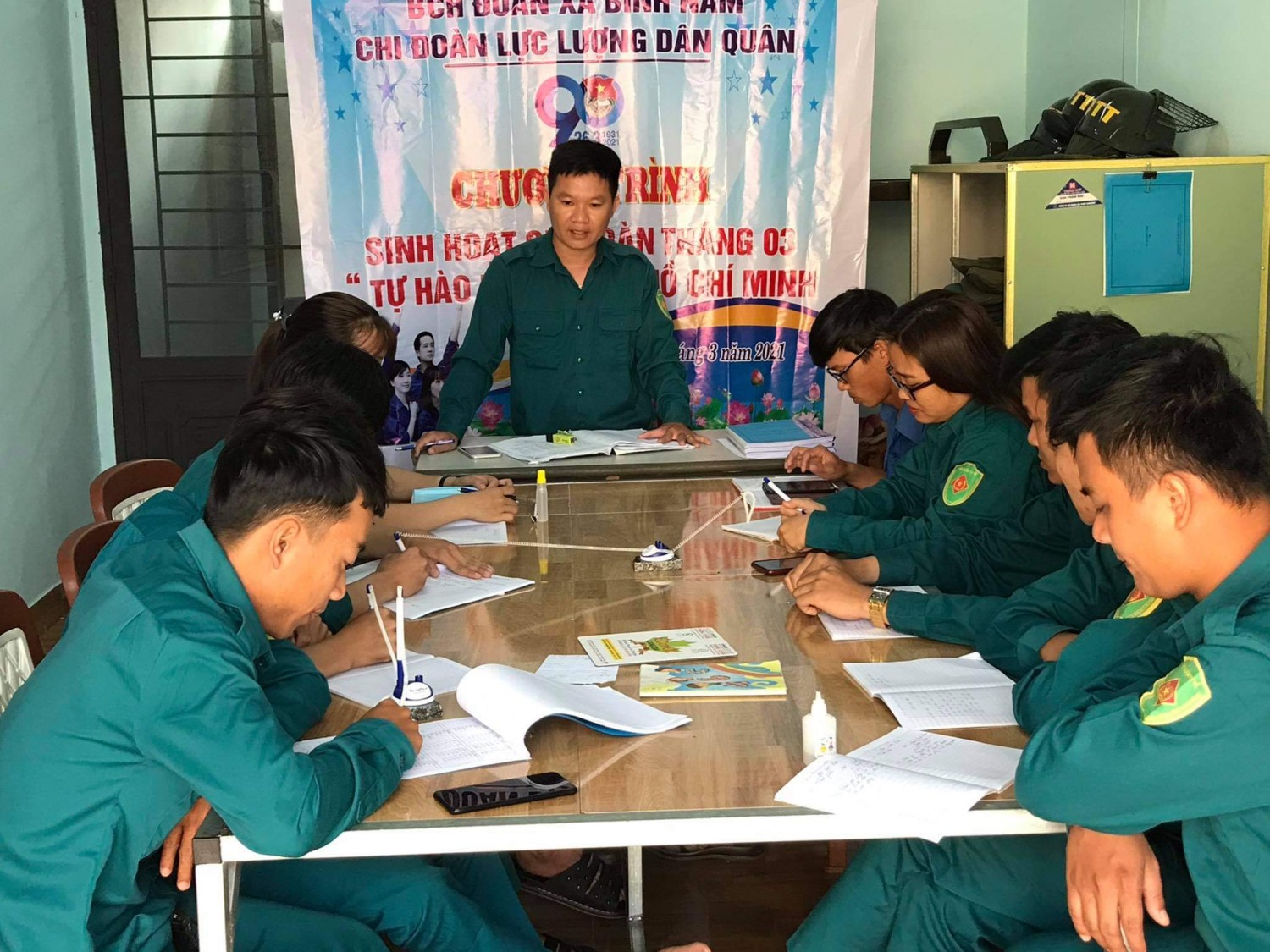 Đoàn xã Bình Nam tổ chức sinh hoạt chi đoàn lực lượng dân quân chủ điểm tháng 3