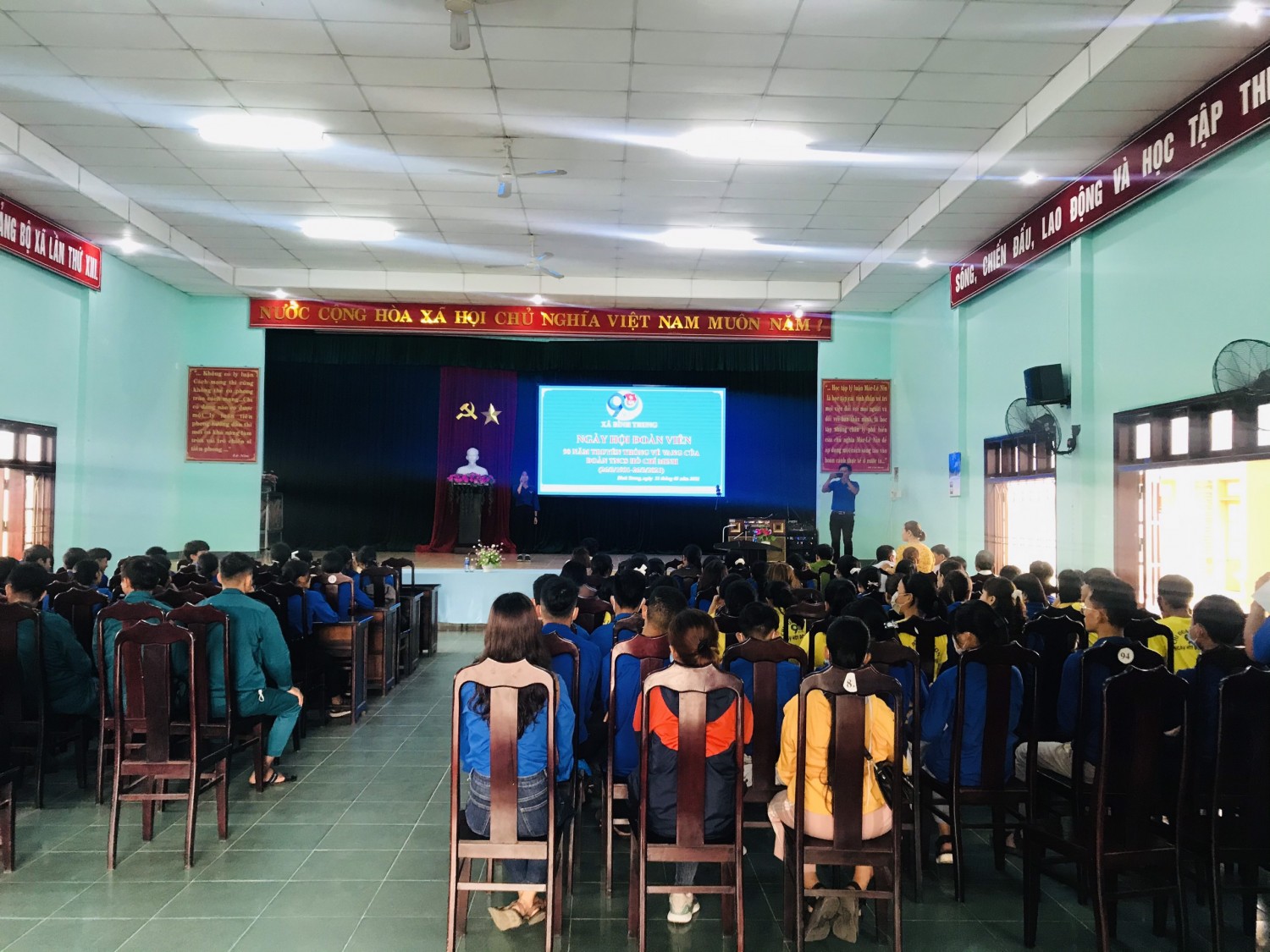 ngay hoi 21 3 1