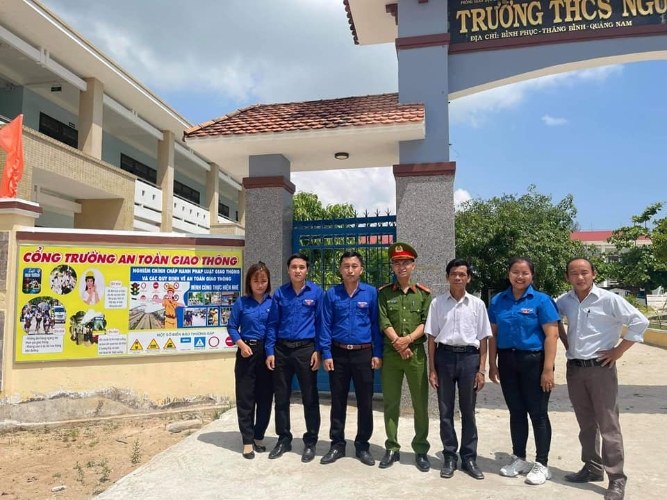 Mô hình Cổng trường an toàn giao thông