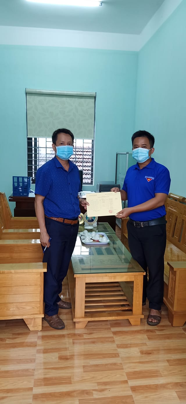 Bình Phú tiếp tục trao danh sách ĐVUT cho Đảng