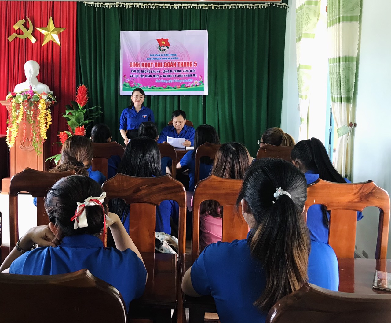 Đoàn xã Bình Trung tổ chức sinh hoạt Chi đoàn tháng 5 với chủ đề "Nhớ về Bác - Lòng ta trong sáng hơn"