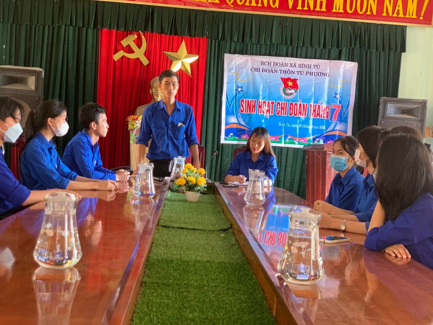 Bình Tú: Chi đoàn thôn Tú Phương tổ chức sinh hoạt chi đoàn tháng 7