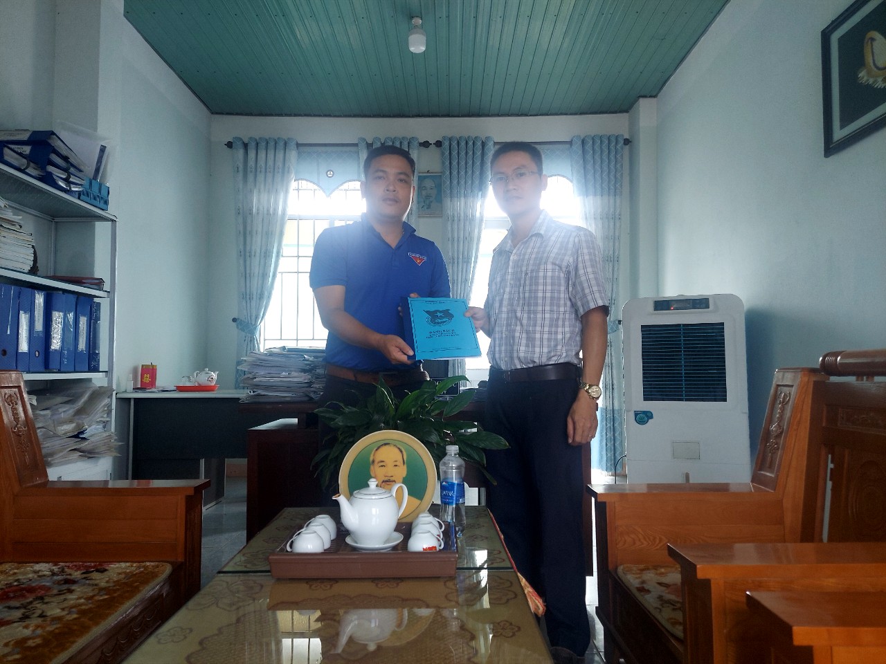 Đoàn xã Bình Nguyên giới thiệu và trao Danh sách Đoàn viên ưu tú cho Đảng